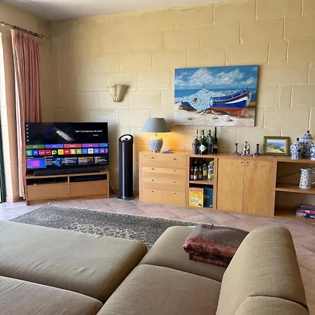 Contemporary Comfort With Panoramic Gozo Vistas Apartman Għajnsielem