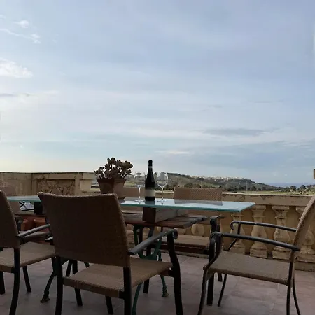 Apartman Contemporary Comfort With Panoramic Gozo Vistas Għajnsielem